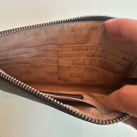 Michael Kors Large Wristlet Navy Blue - Picture 6 of 6